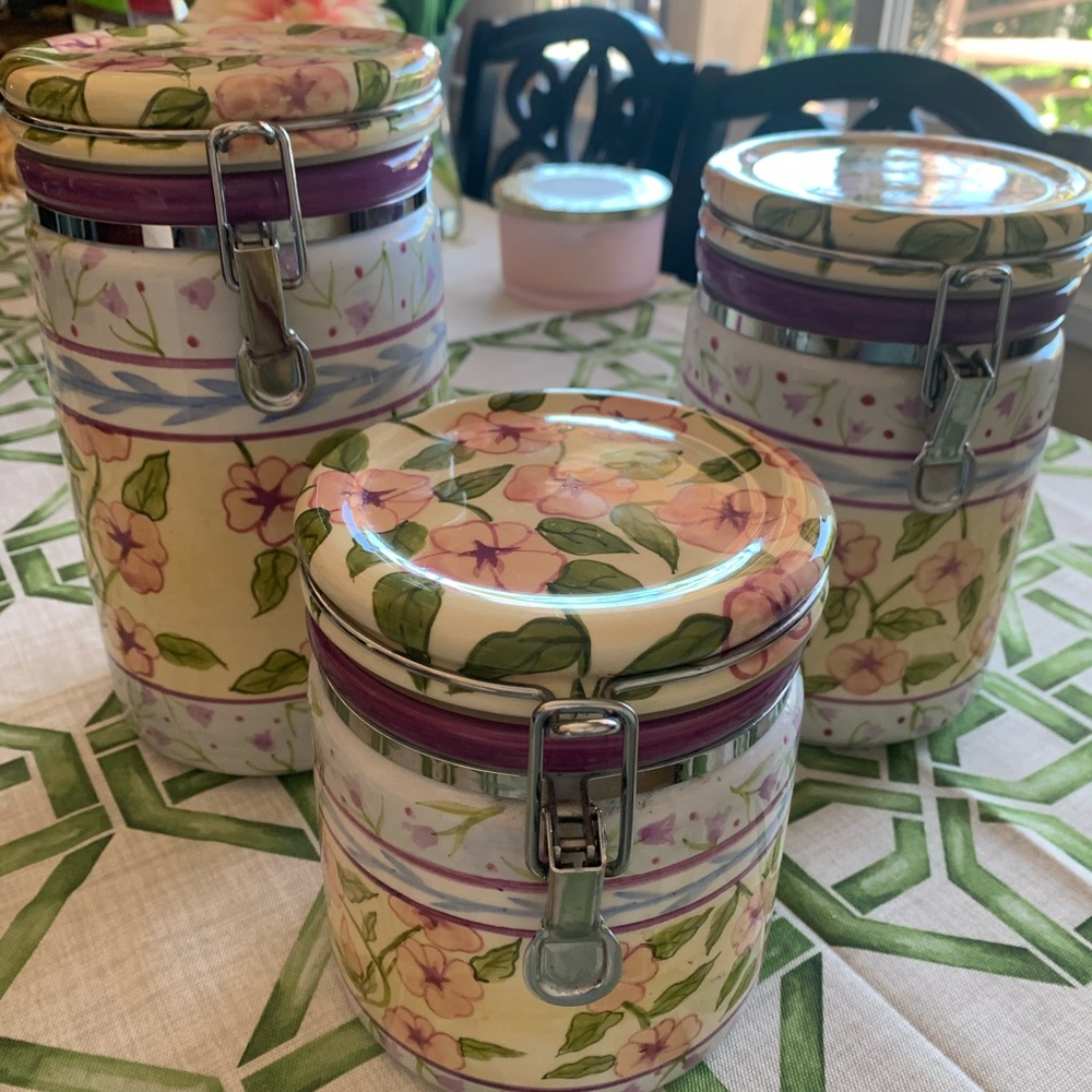 Set of three ceramic canisters
